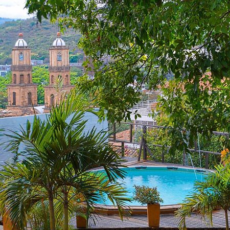 Traveler Hostel 산힐 외부 사진